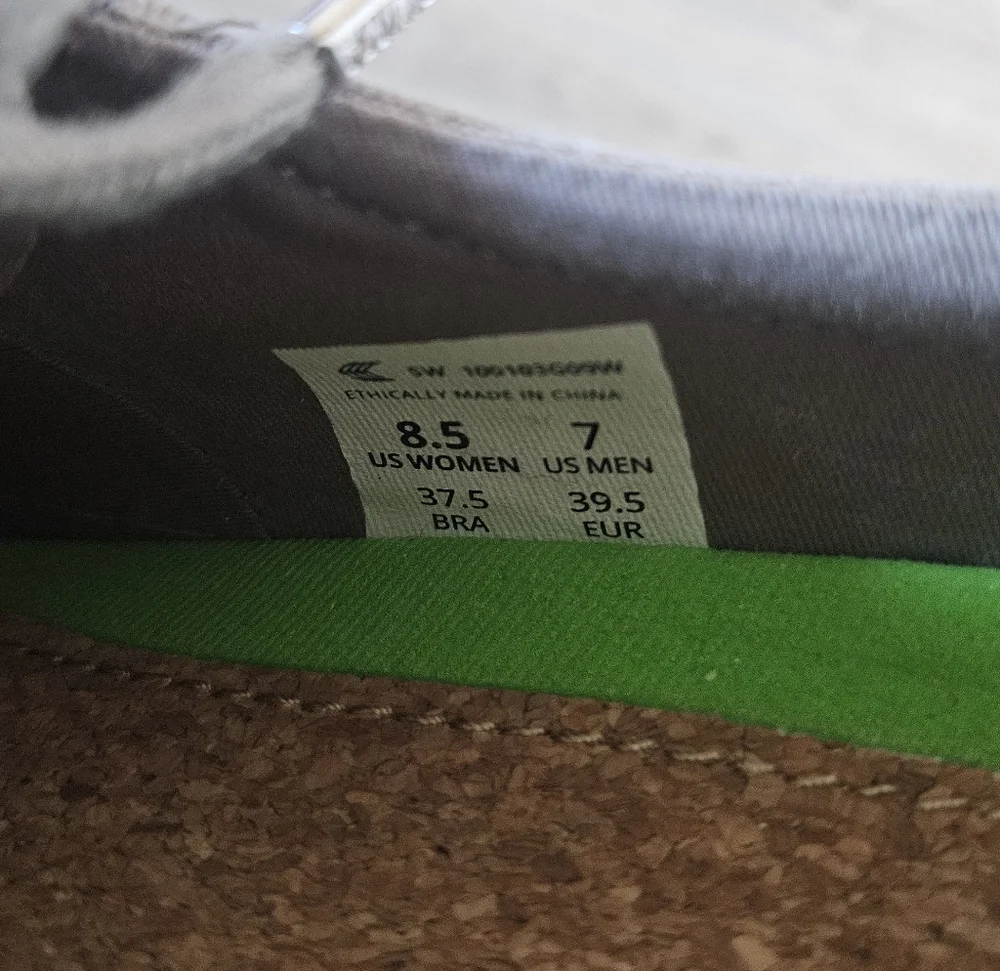 Cariuma OCA Low Canvas Sneaker in Mystic Grey